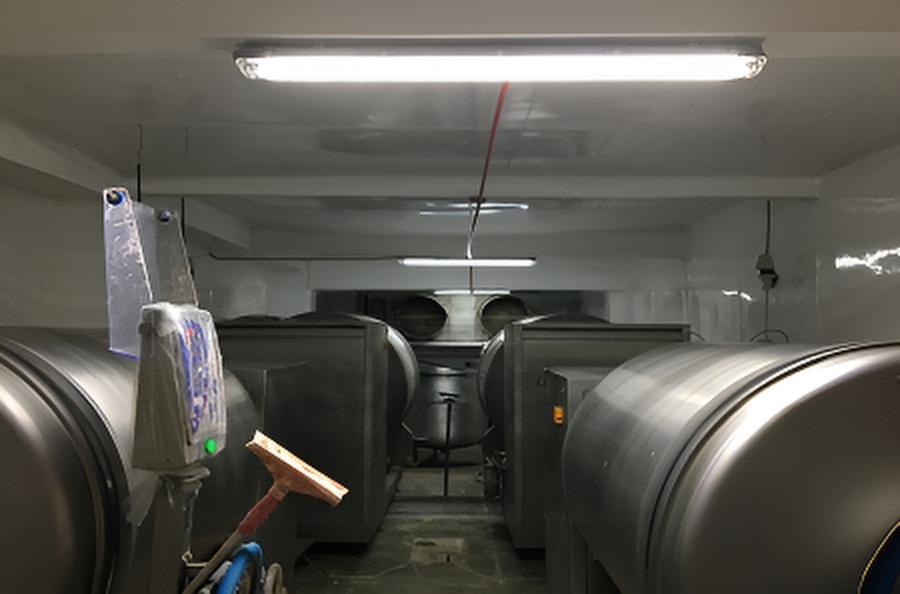 Panel plástico Glasliner para aislamiento y protección en cámaras de refrigeración